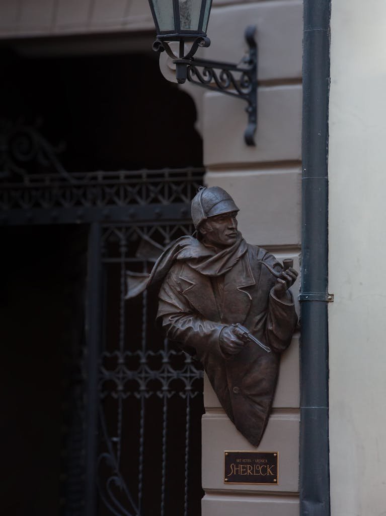 Sherlock Holmes Statue in London